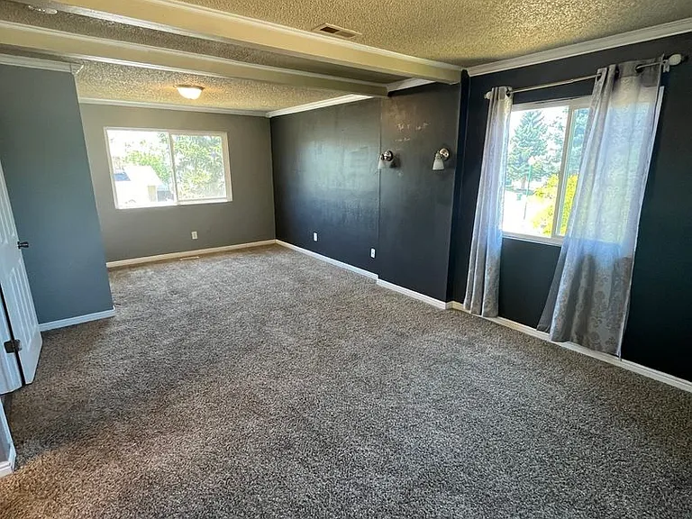 218 W 205 N — Photo 8
