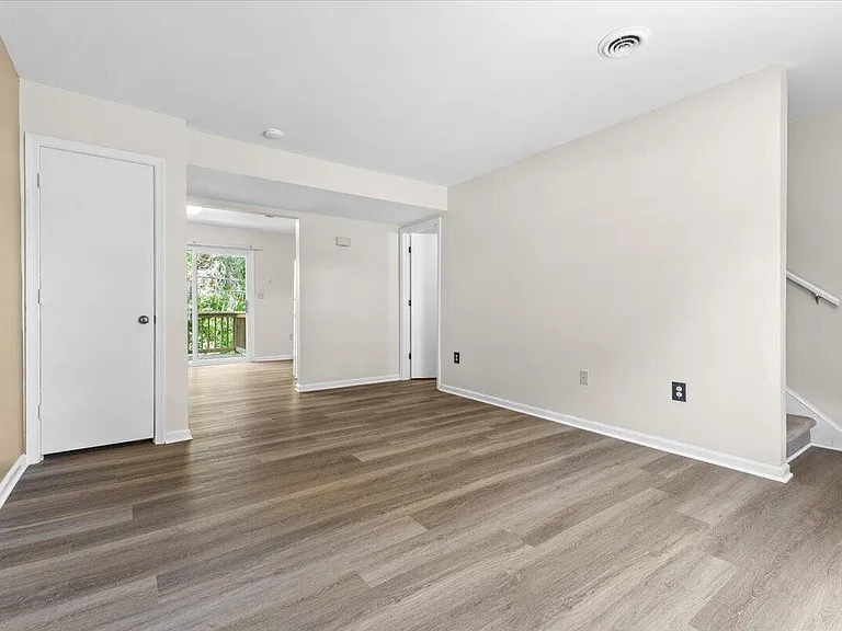 2227 Bailey Ave #C — Photo 12