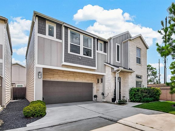 2nd image of 3102 Leather Leaf Ln