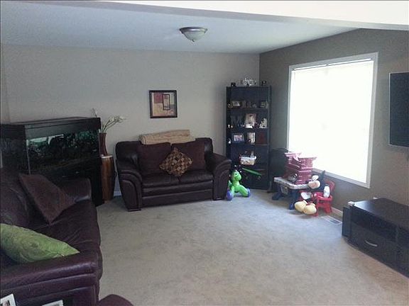 3rd image of 4127 Hill Dr