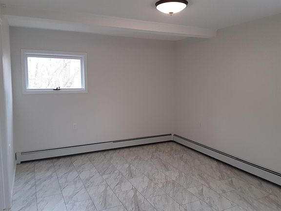 3rd image of 3 Hudson Bluff Dr