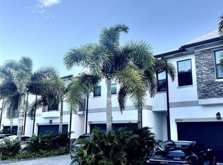 4536 S Aqua Bella Ln, Fort Lauderdale, FL 33312