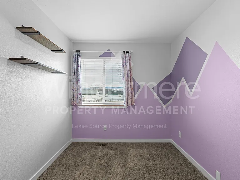 909 E 1st Ave — Photo 27