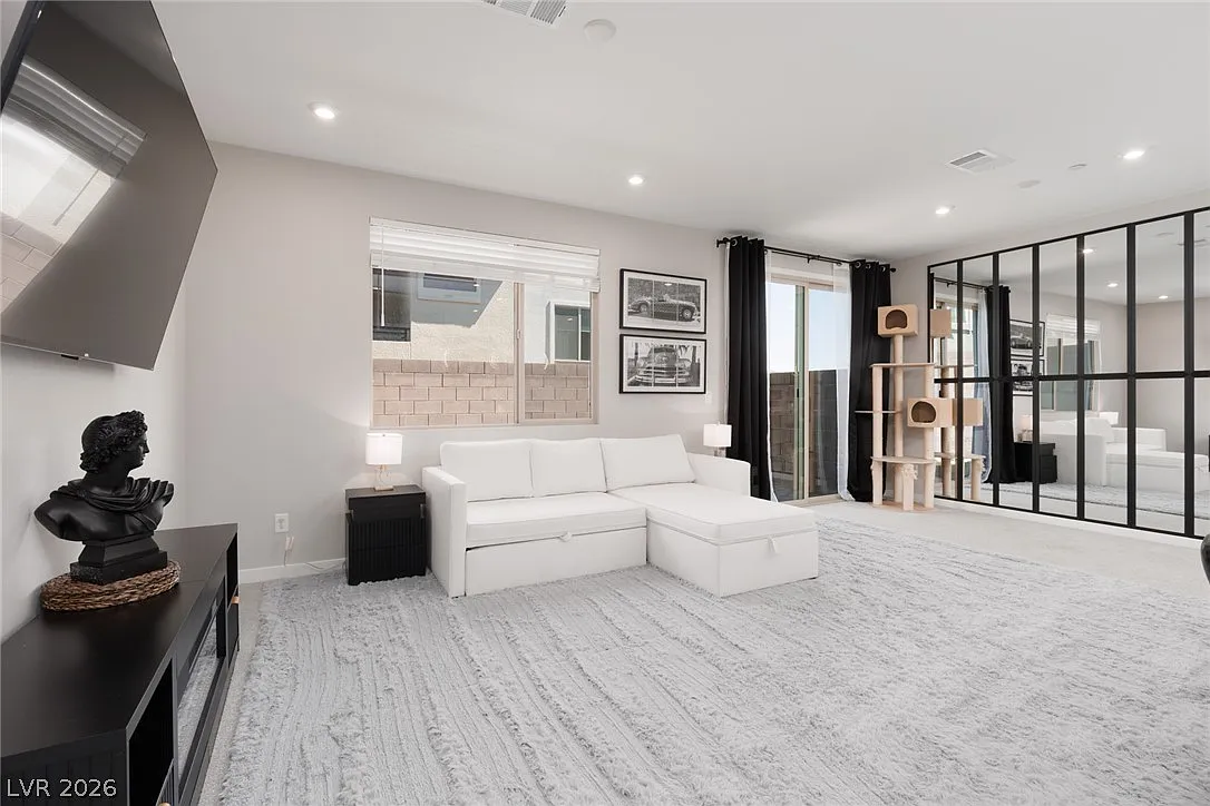 2 bed, 2.5 bath, 1683 sqft, $3,000 — Photo 2
