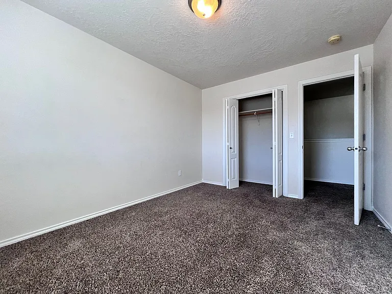 5193 N Toscana Ave — Photo 22