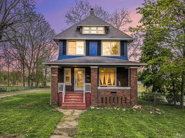 585 S Almont Ave, Imlay City, MI 48444