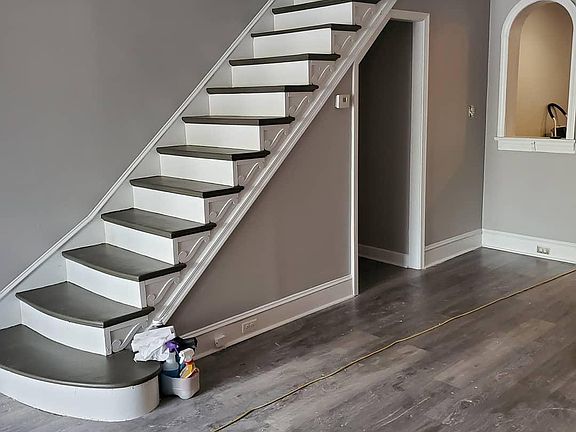 4th image of 5618 Woodbine Ave
