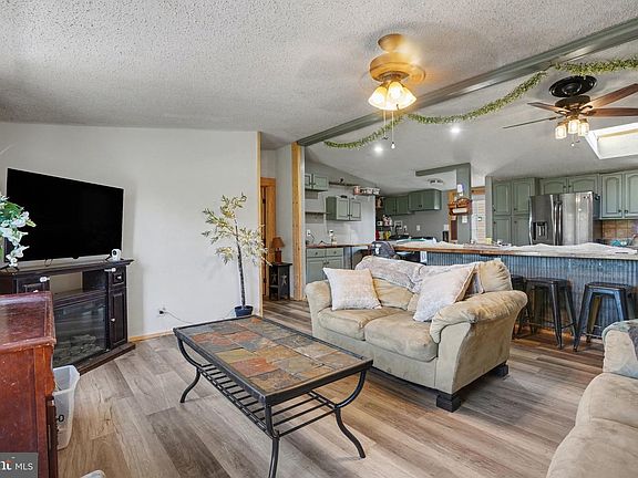 3rd image of 565 Mount Rock Rd