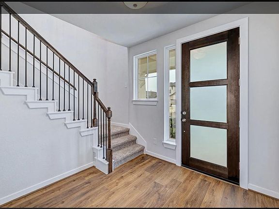3rd image of 131 Alicante Ln