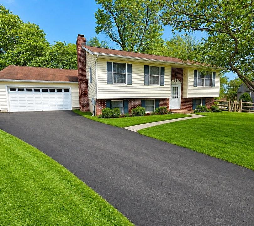 1st image of 315 Catherine Ct