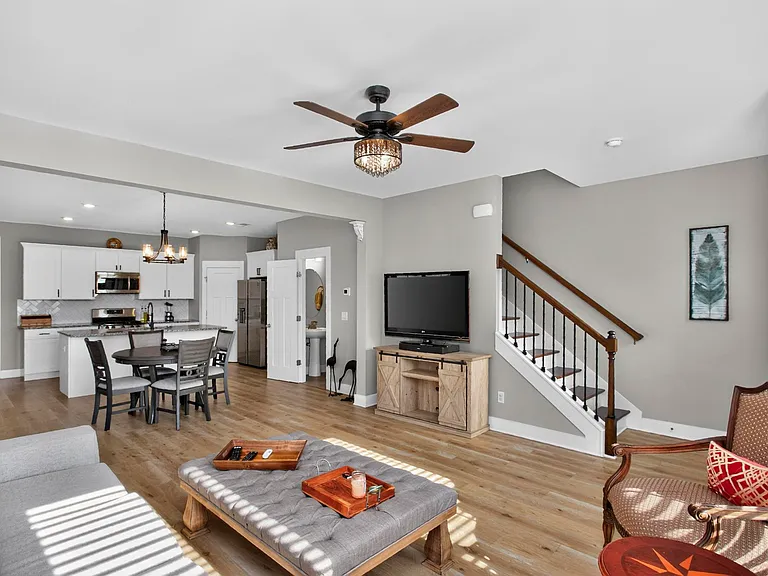 1525 White Tip Ln — Photo 9