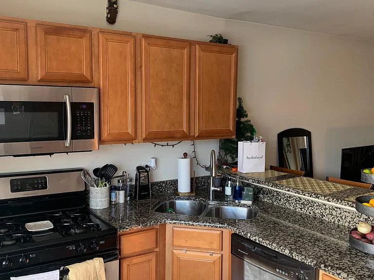 5254 N Neenah Ave #H — Photo 8