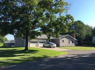 9 Kelleher Dr, South Deerfield, MA 01373