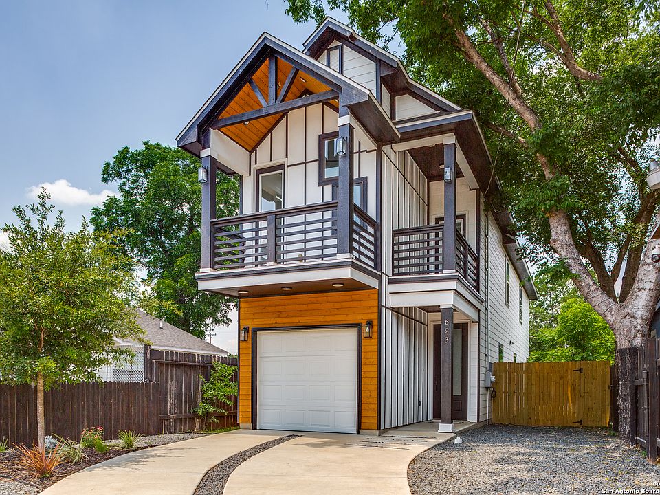 1st image of 623 Recio St.