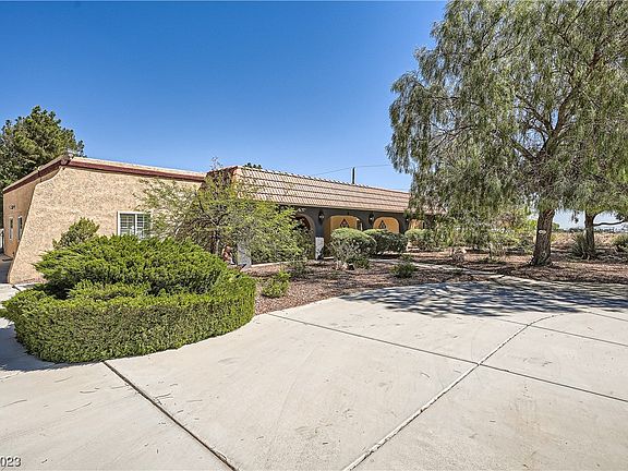 2nd image of 6760 W Quail Ave