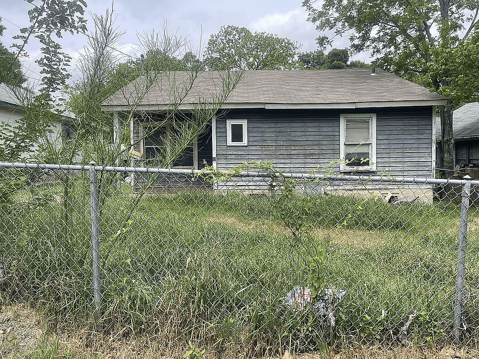 2nd image of 2818 E 22nd St