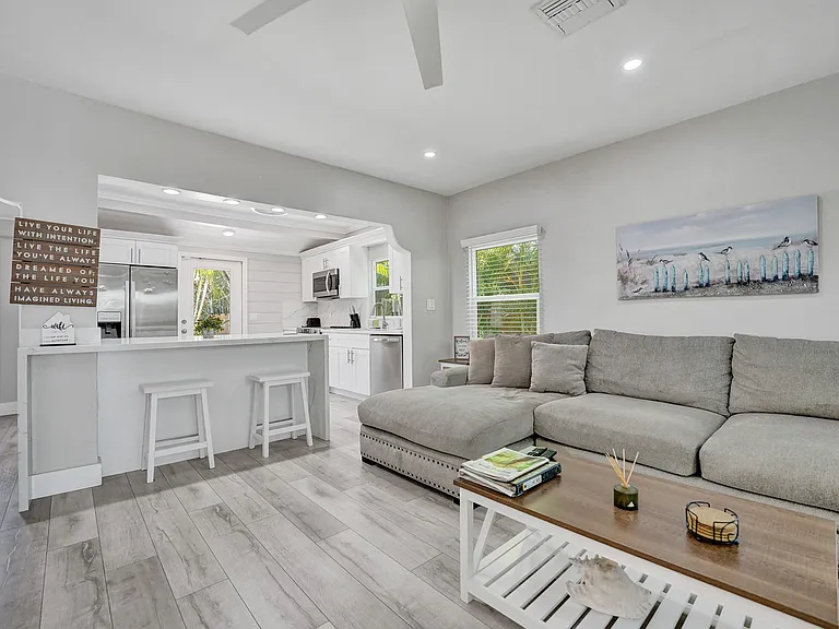 615 NE 13th Ave — Photo 37