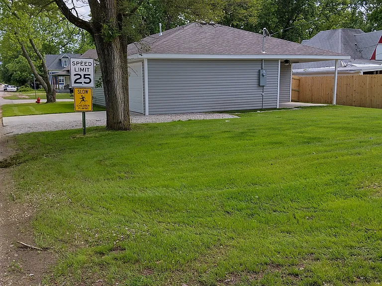109 Hardy St — Photo 6