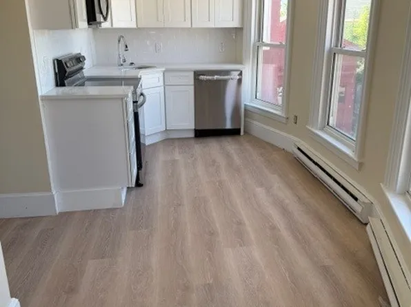 307 Main St #2A, Saco, ME 04072