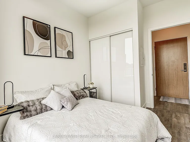585 Bloor St E #415 — Photo 30