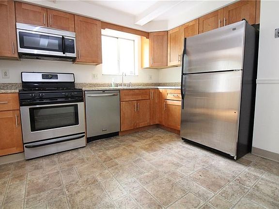 4th image of 1788 Hassam Rd