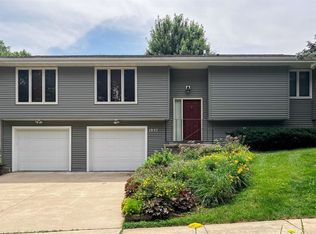 1937 Harrow Rd, Waterloo, IA 50701