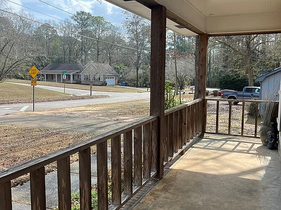 3rd image of 2303 Shadybrook Ln