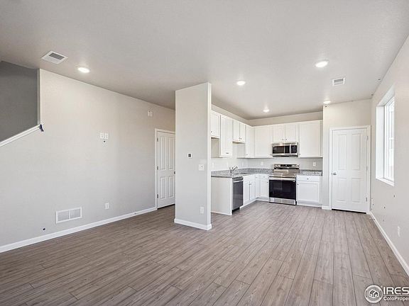 5th image of 233 Shoveler Way