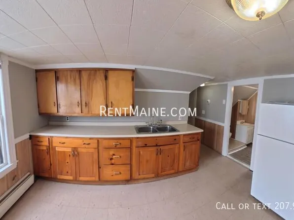 92 Clinton Ave APT A3, Waterville, ME 04901