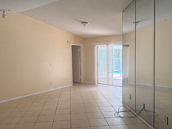 3rd image of 4132 Weldon Ave
