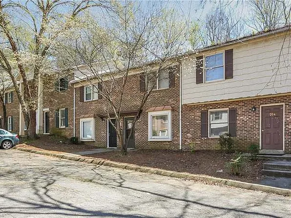 206 Royal Forest Ct, Winston Salem, NC 27104