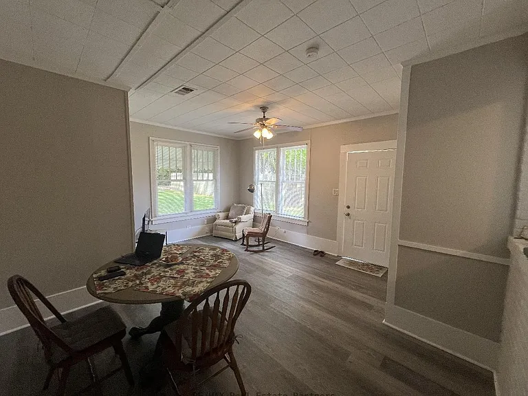 303 S 11th Ave — Photo 11