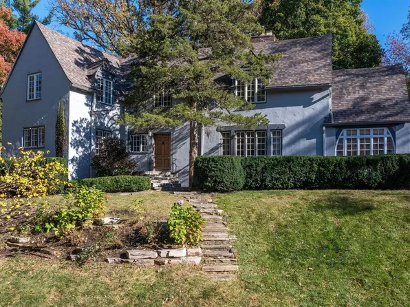 2612 Wood Ln, Davenport, IA 52803