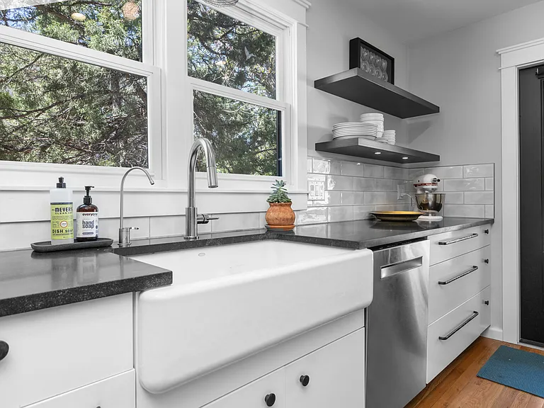 Large Basin Sink