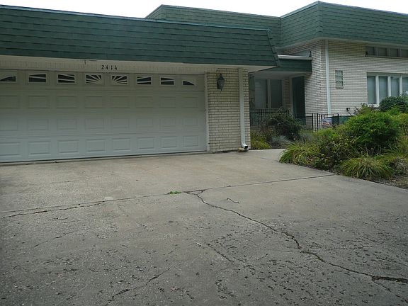 3rd image of 2414 Lynwood St