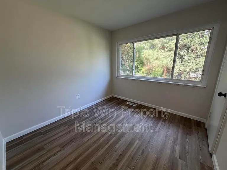 945 Paddock Dr — Photo 20