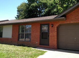 104 Christine Dr #104, Belleville, IL 62221