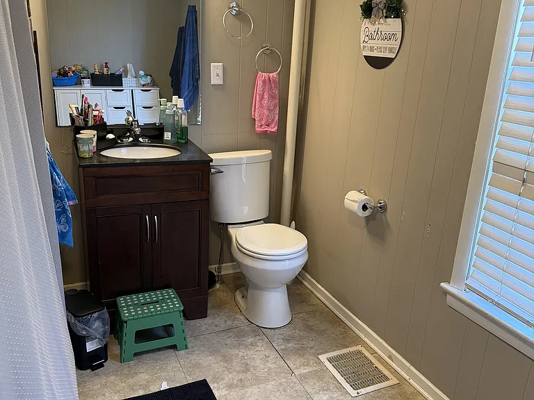 704 W Water St — Photo 19