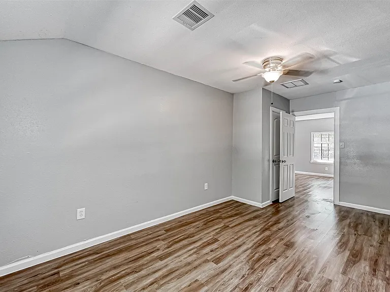 4118 Sunflower St — Photo 17