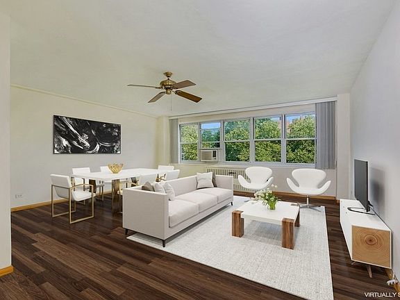 2nd image of 3935 Blackstone Ave APT 3E