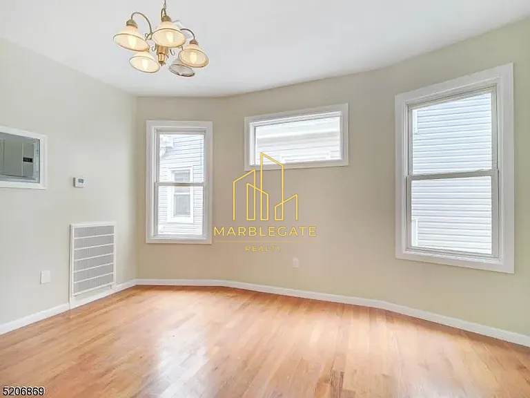 796 S 13th St #11 — Photo 9