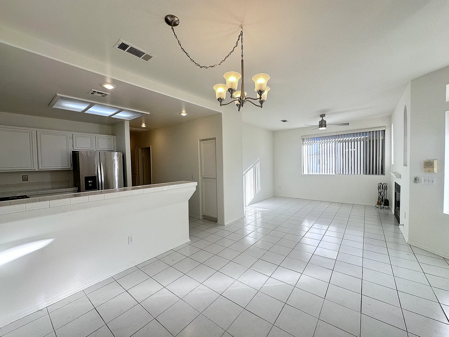 2 bed, 1127 sqft, $2,800 — Photo 4