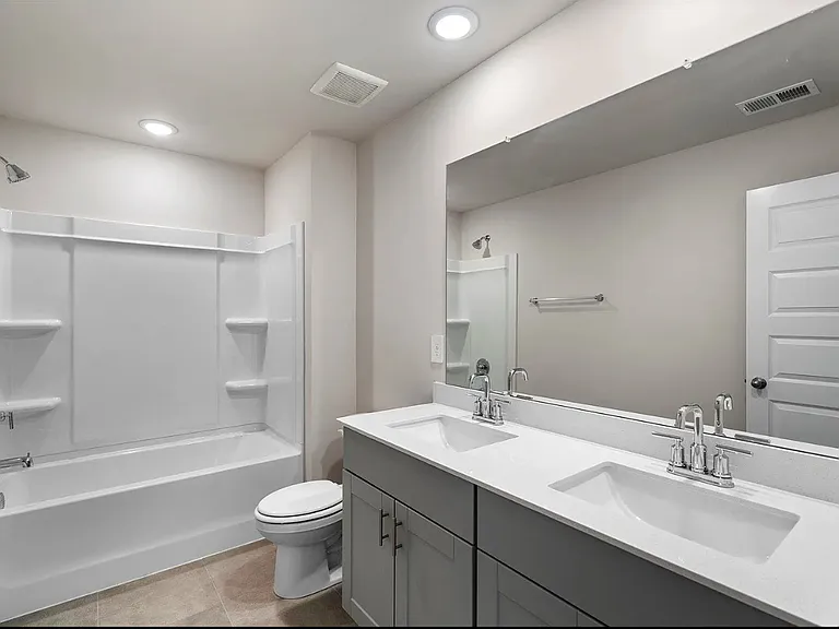 652 Orsman Trl — Photo 37
