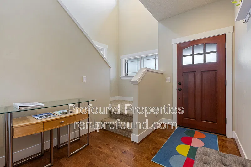 3 bed, 3.0 bath, 1924 sqft, $2,795 — Photo 4