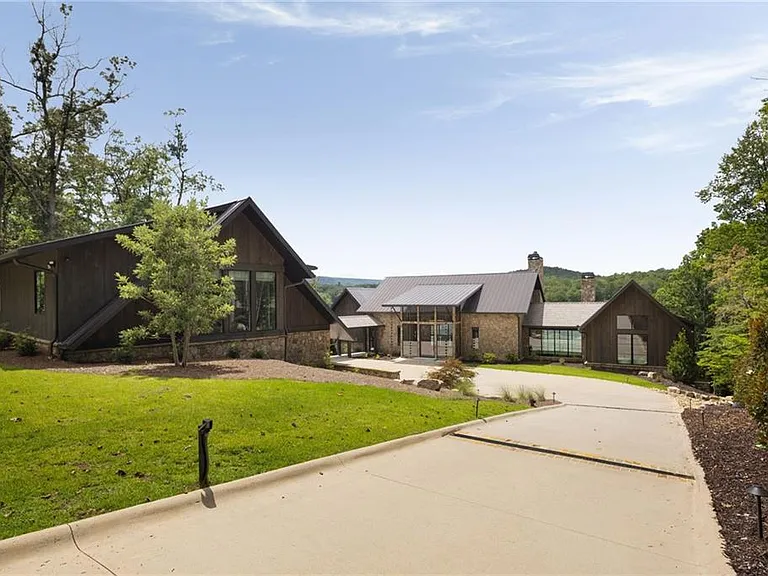 725 Rocky Point Dr — Photo 22