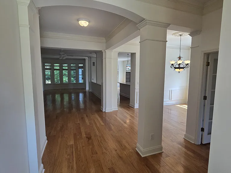 5935 Lake Oak Lndg — Photo 2
