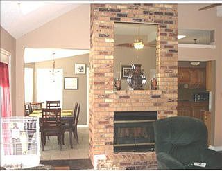 5th image of 242 Richland Dr E