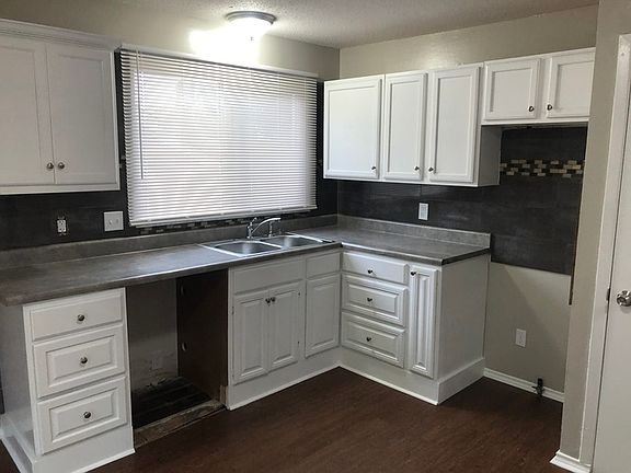 3rd image of 4005 Bugle Bend Dr