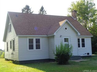 718 Zinc St, Ontonagon, MI 49953