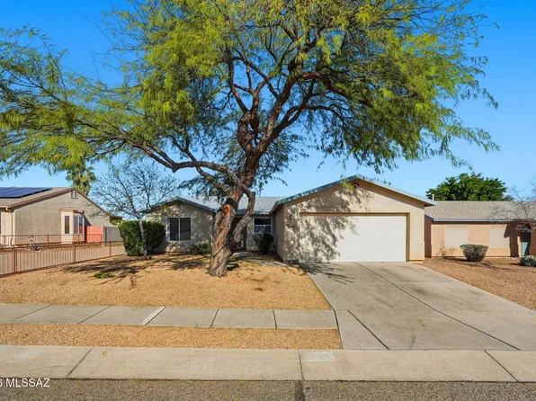 8911 E Fairway Groves Dr, Tucson, AZ 85730